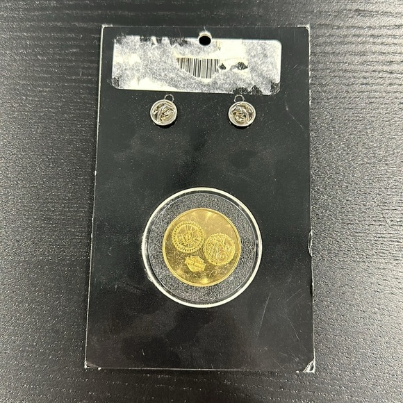 Harley-Davidson 100th Anniversary Vintage Limited Edition Pin and Coin Set - Picture 5 of 6